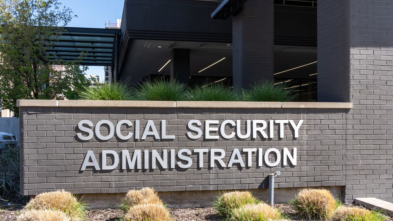 A calendar highlighting the specific Wednesday dates for April payments of Social Security benefits.